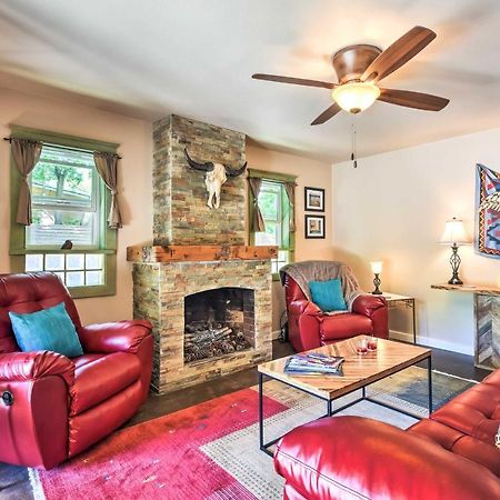 Cozy Home With Media Room Short Walk To Taos Plaza! Eksteriør billede