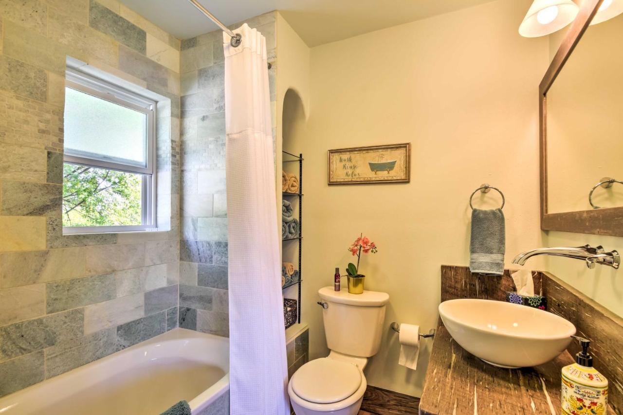 Cozy Home With Media Room Short Walk To Taos Plaza! Eksteriør billede