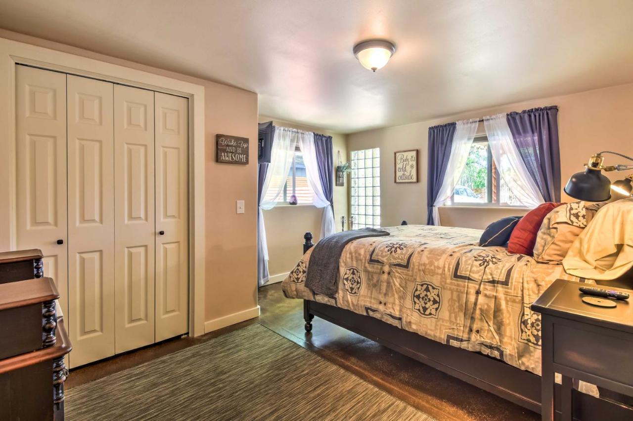 Cozy Home With Media Room Short Walk To Taos Plaza! Eksteriør billede