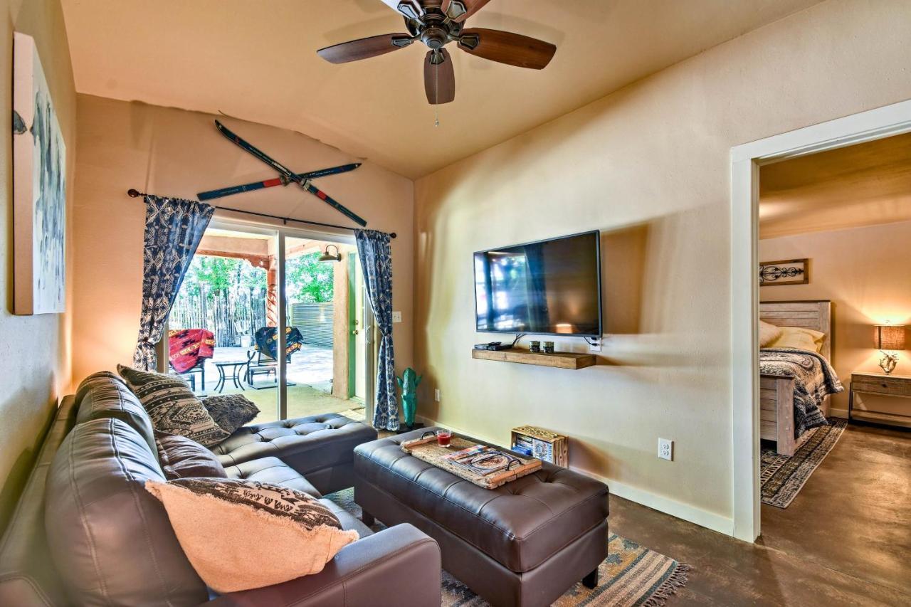 Cozy Home With Media Room Short Walk To Taos Plaza! Eksteriør billede